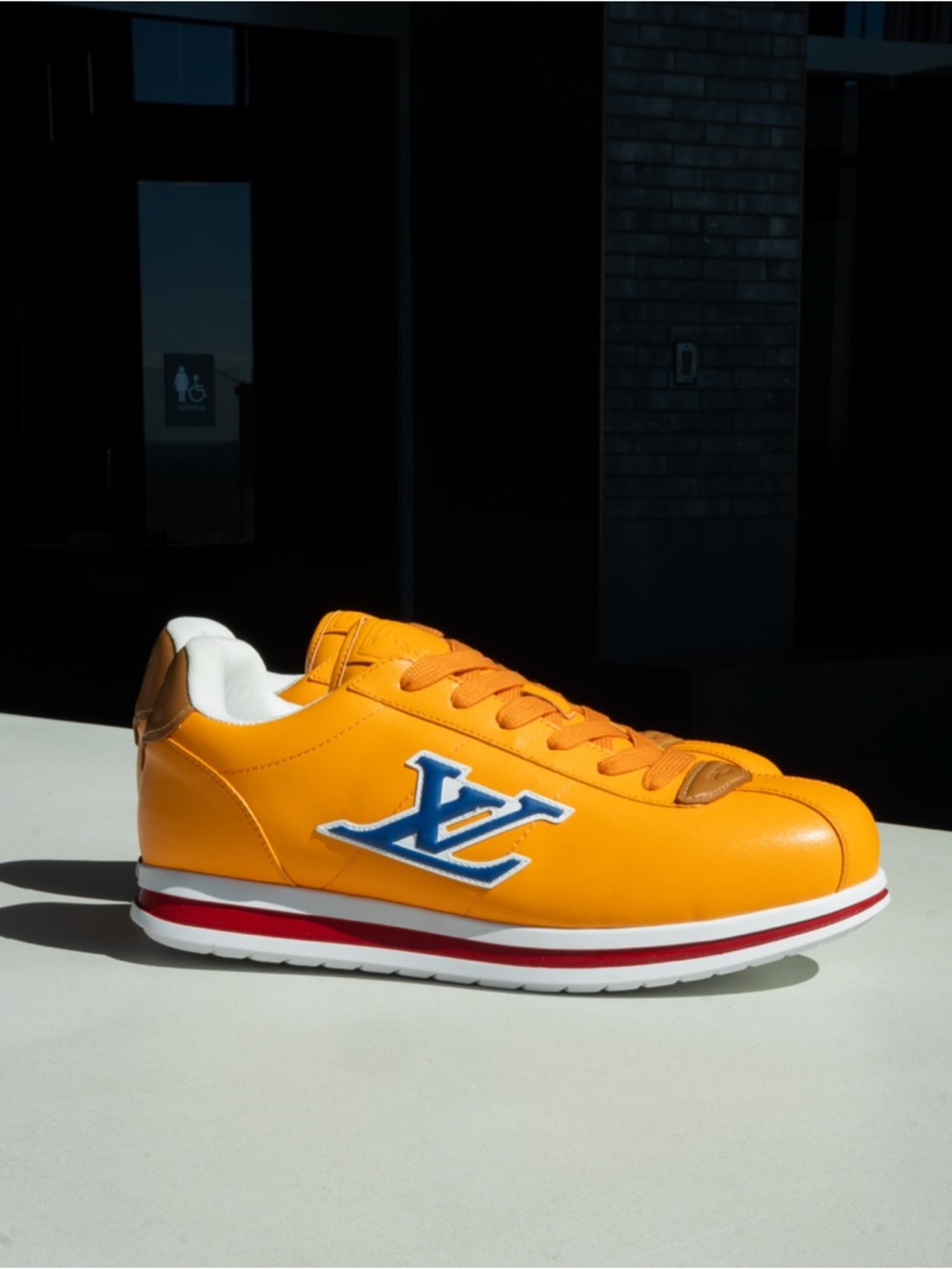 AMERICA'S EXCLUSIVE
LV BUTTERSOFT Sneaker - Picture 2 of 4